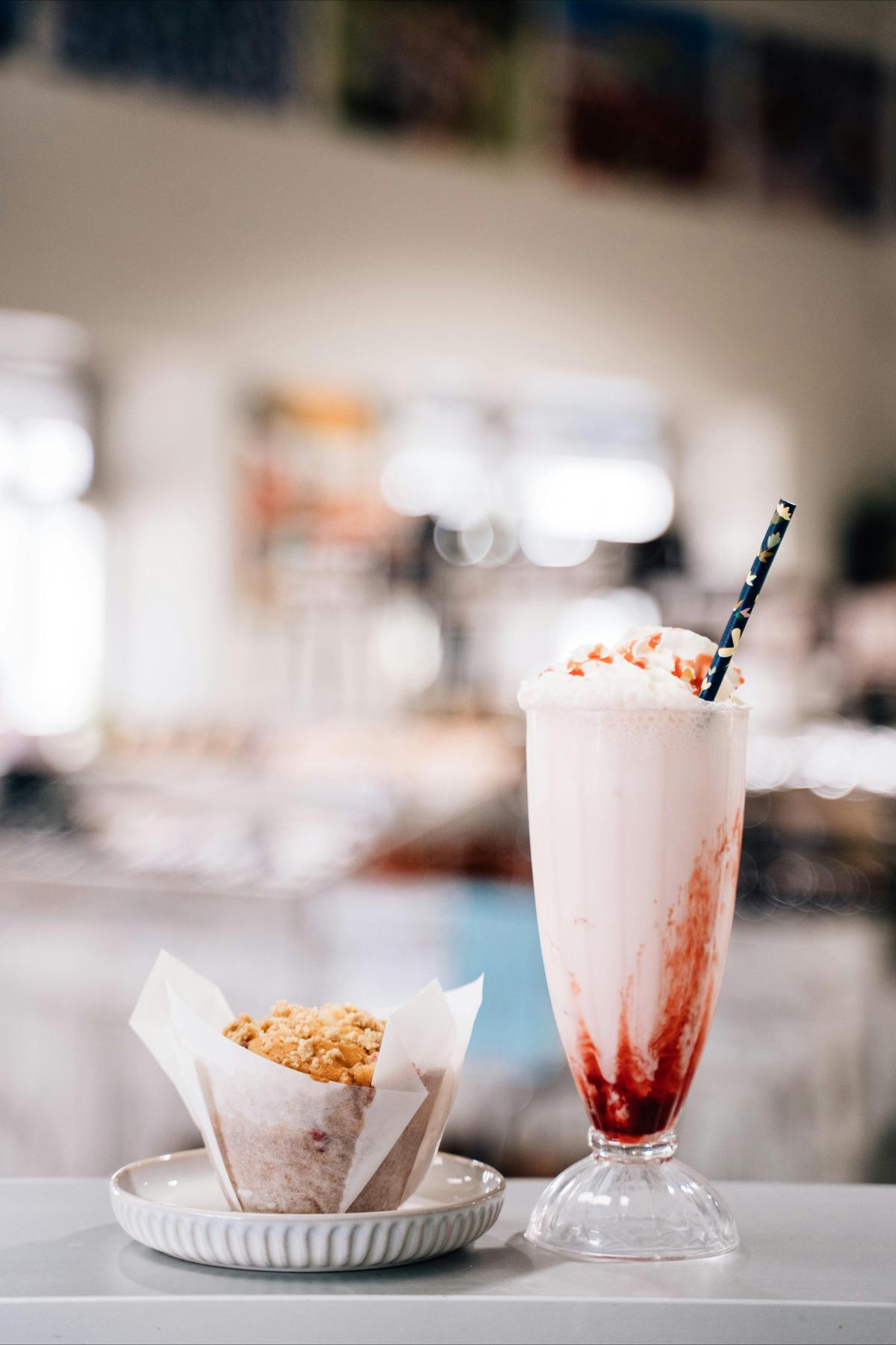 Strawberry milkshake & House made muffin