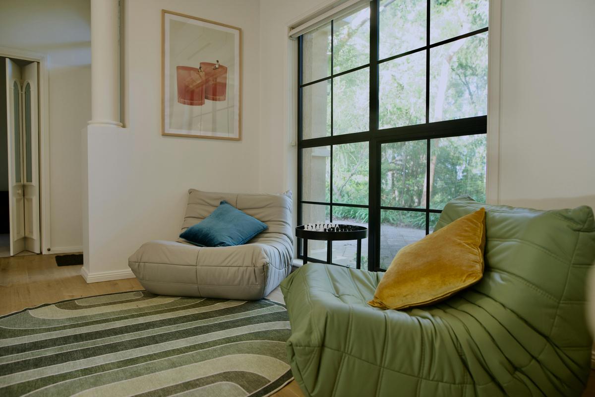 Cozy Lounge Room
