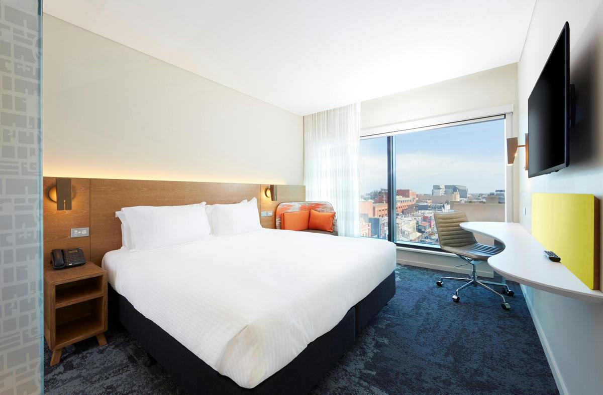 Queen Standard Room