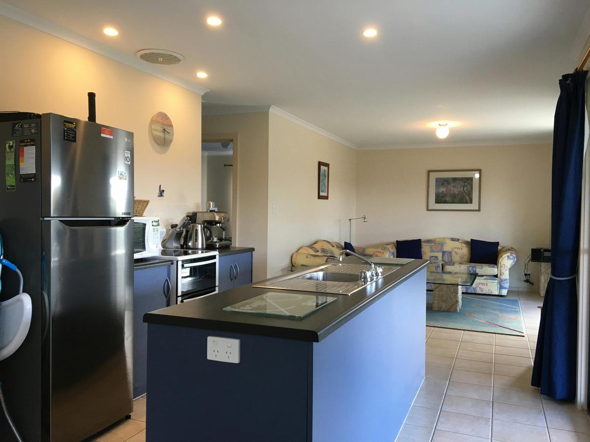 Looking from kitchen towards lounge area