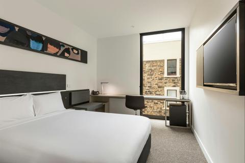 Standard Queen Room
