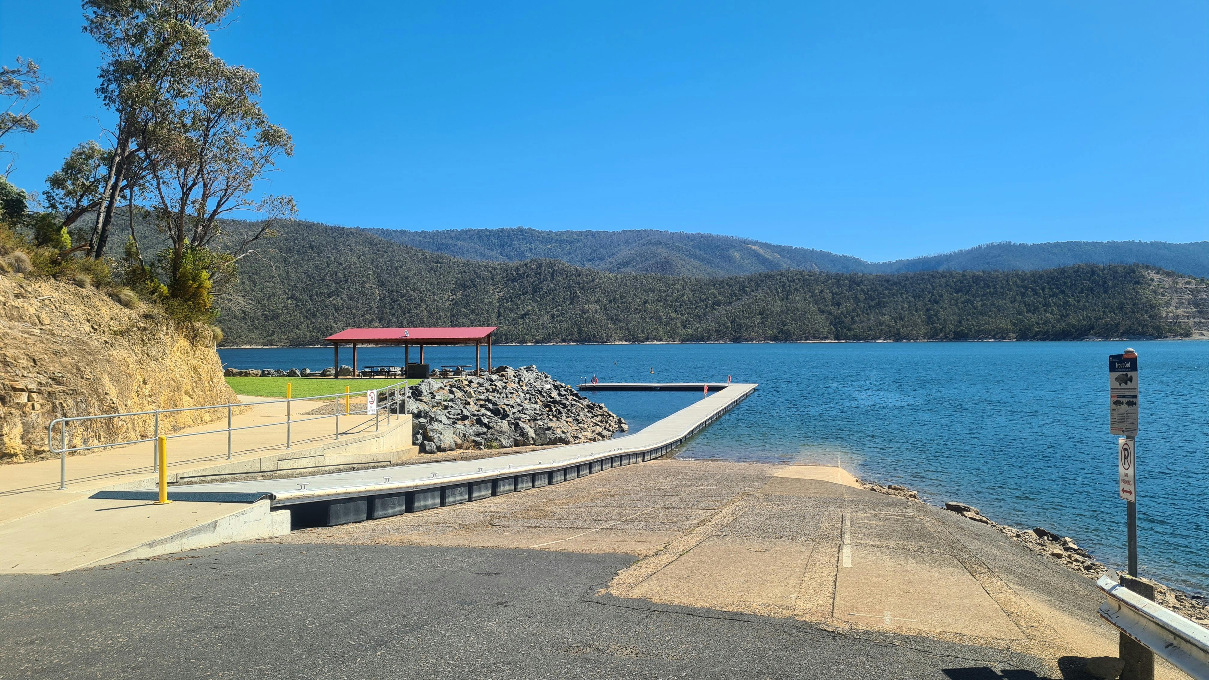 Talbingo Dam boat ramp and day use area