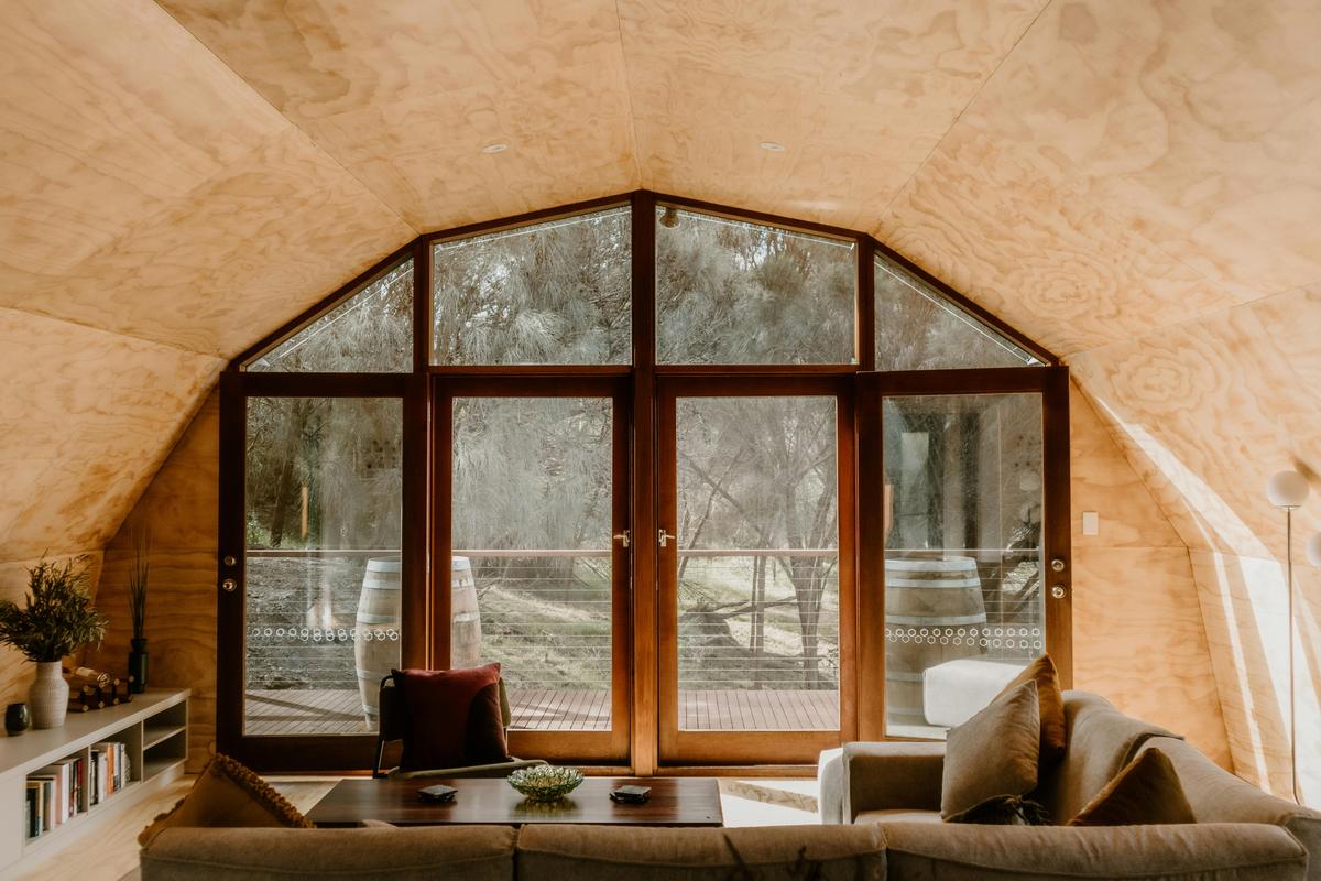 Island Burrow lounge area