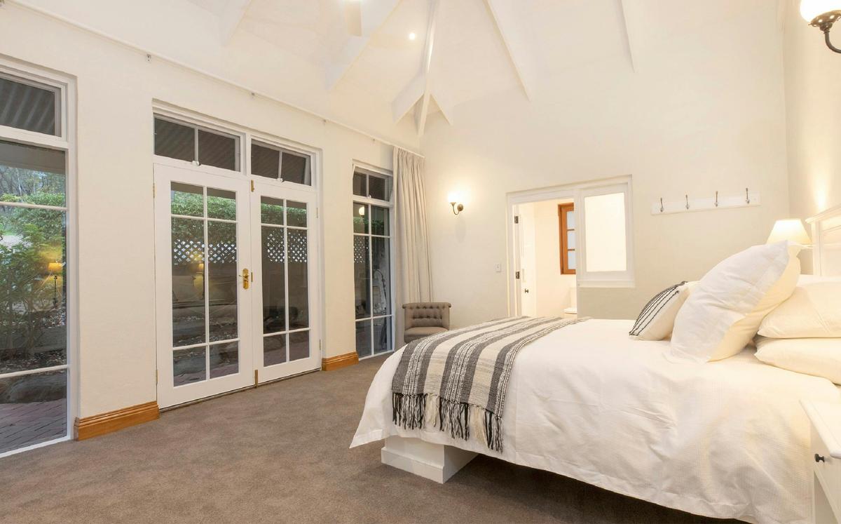 Bedroom with ensuite