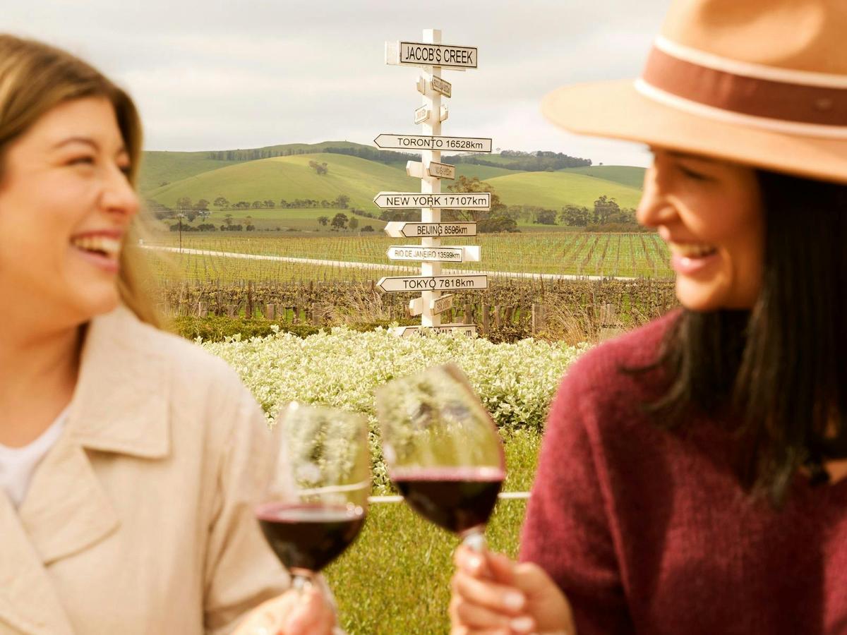 Scenic Horse Ride (1.5hr) & Romantic Picnic at Jacob's Creek