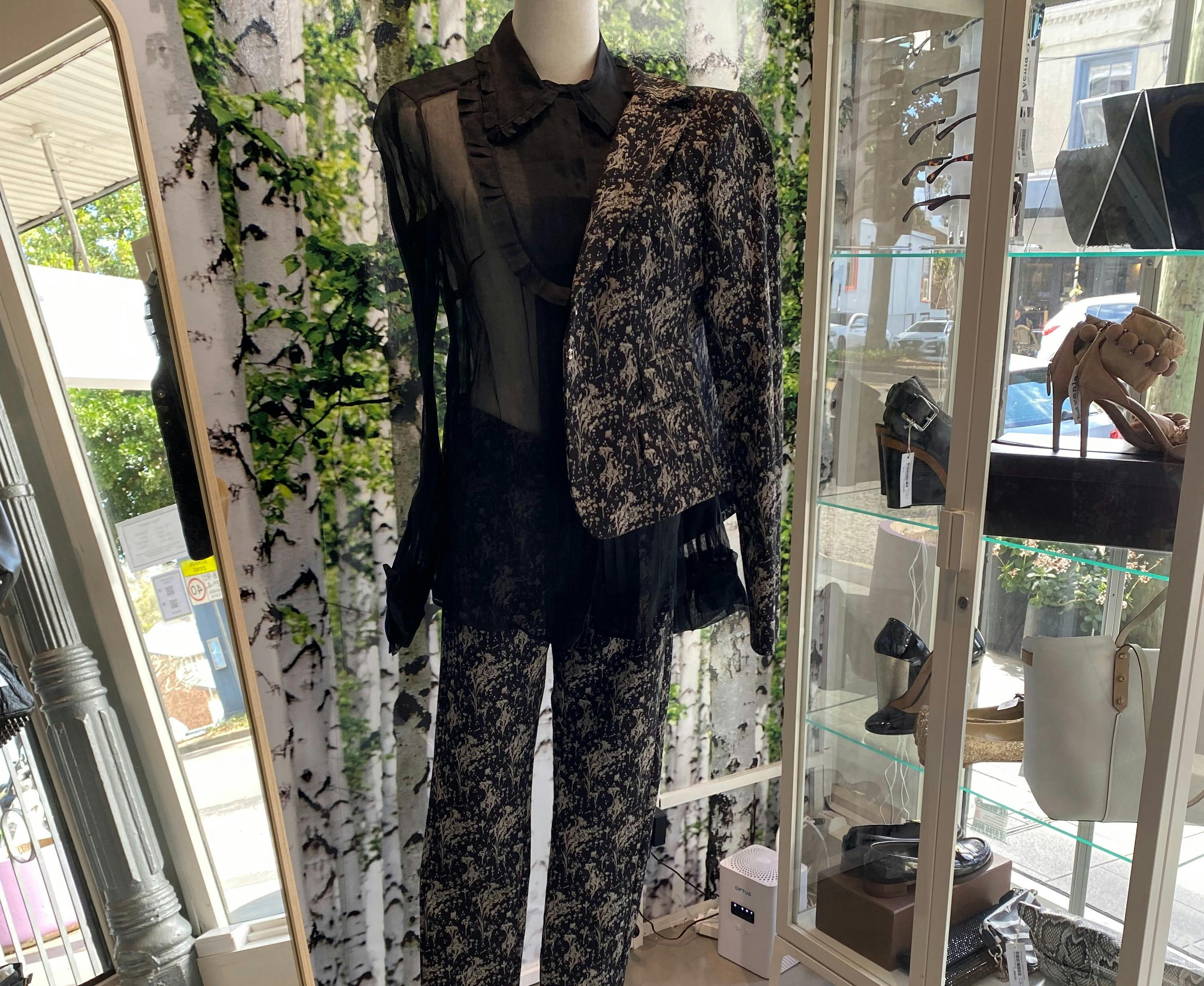 Venla Resell + Relove, Balmain