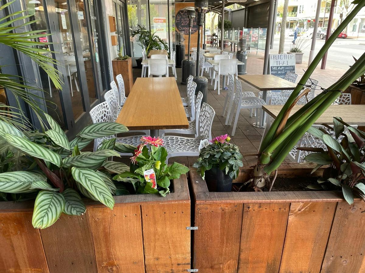 Outdoor dinning area