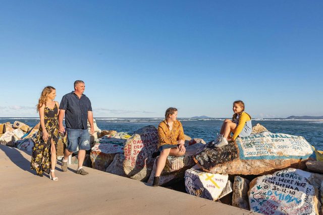 V-Wall Outdoor Gallery