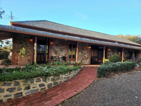 Marananga Cottages