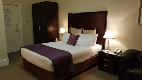 Queen Heritage Room