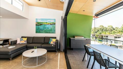 Deluxe Poolside Apartment