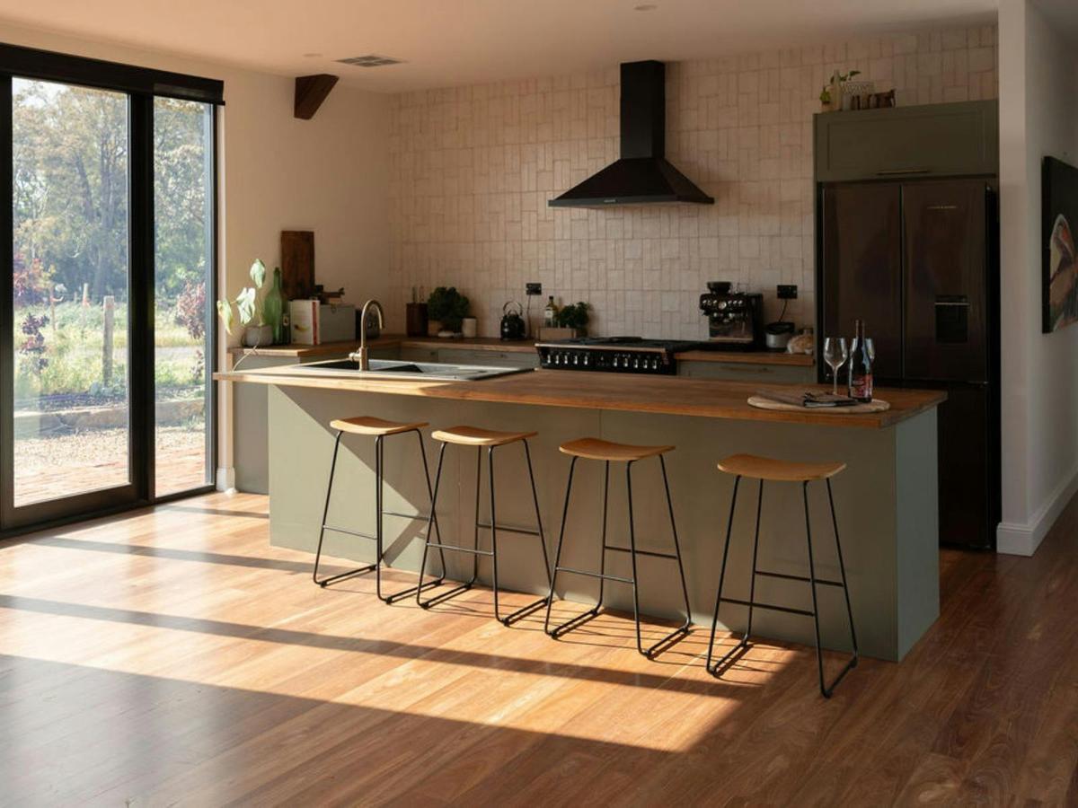 Fully equipped kitchen to cook up a storm. Complete with coffee machine.