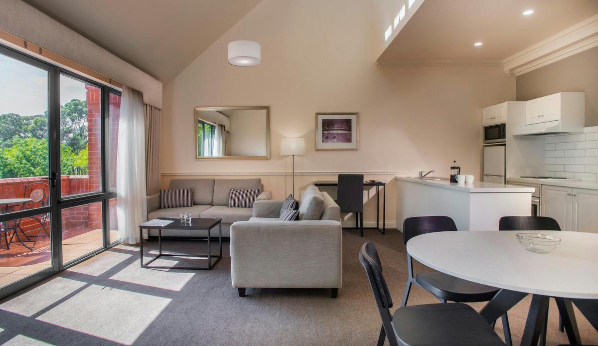 Majestic Old Lion Apartments Presidential Suite