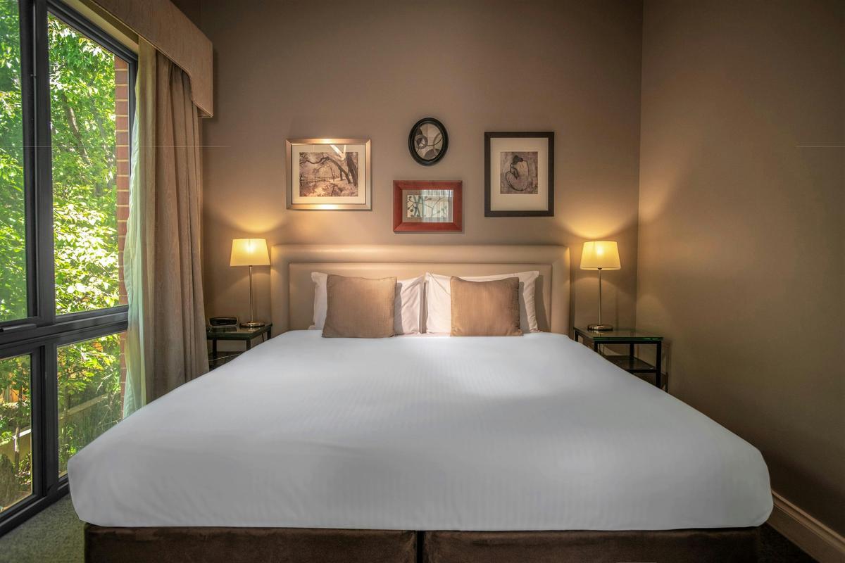 Majestic Old Lion Apartment - Master Bedroom