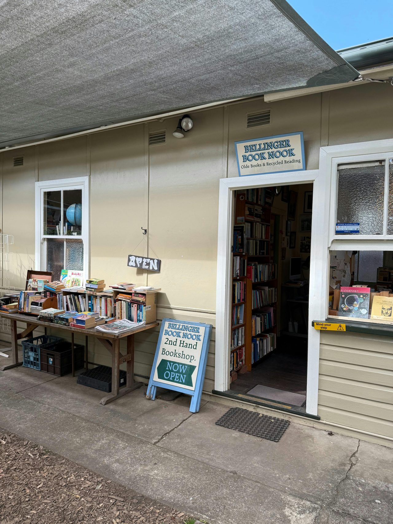 Shop front of the Bellinger Book Nook
