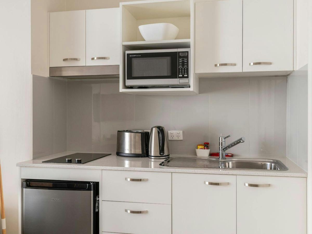 One Bedroom Deluxe Apartment