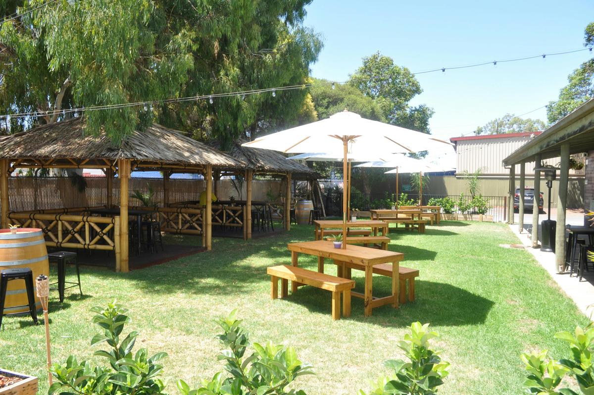 outdoor oasis seating
