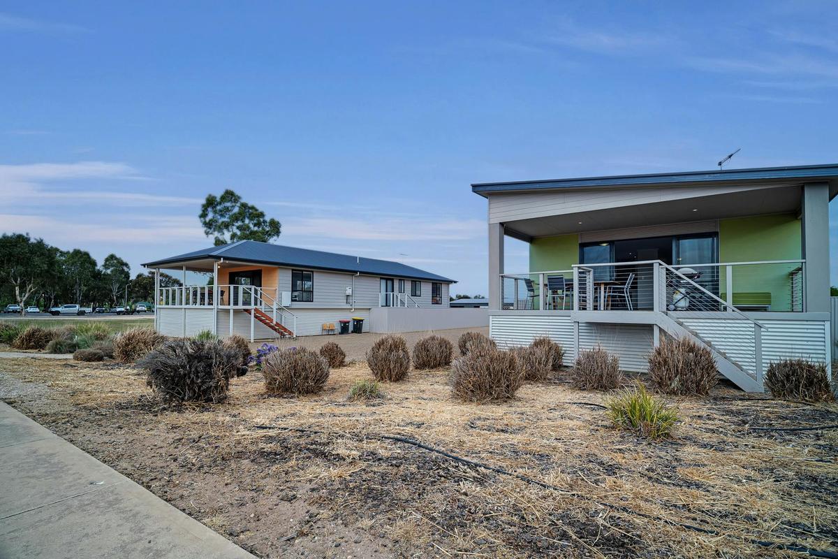Long Island Retreat ( Both Houses, Rosella & Pelican)