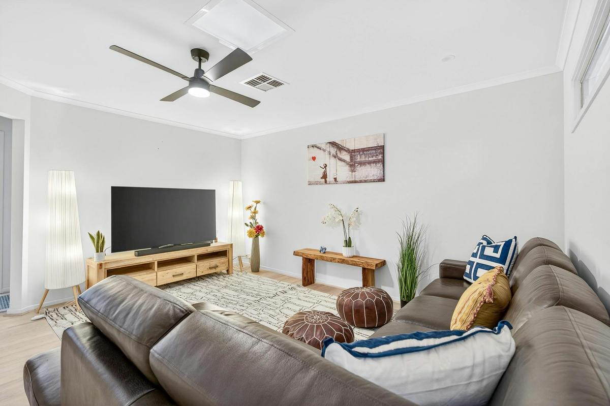 Cozy Lounge Room