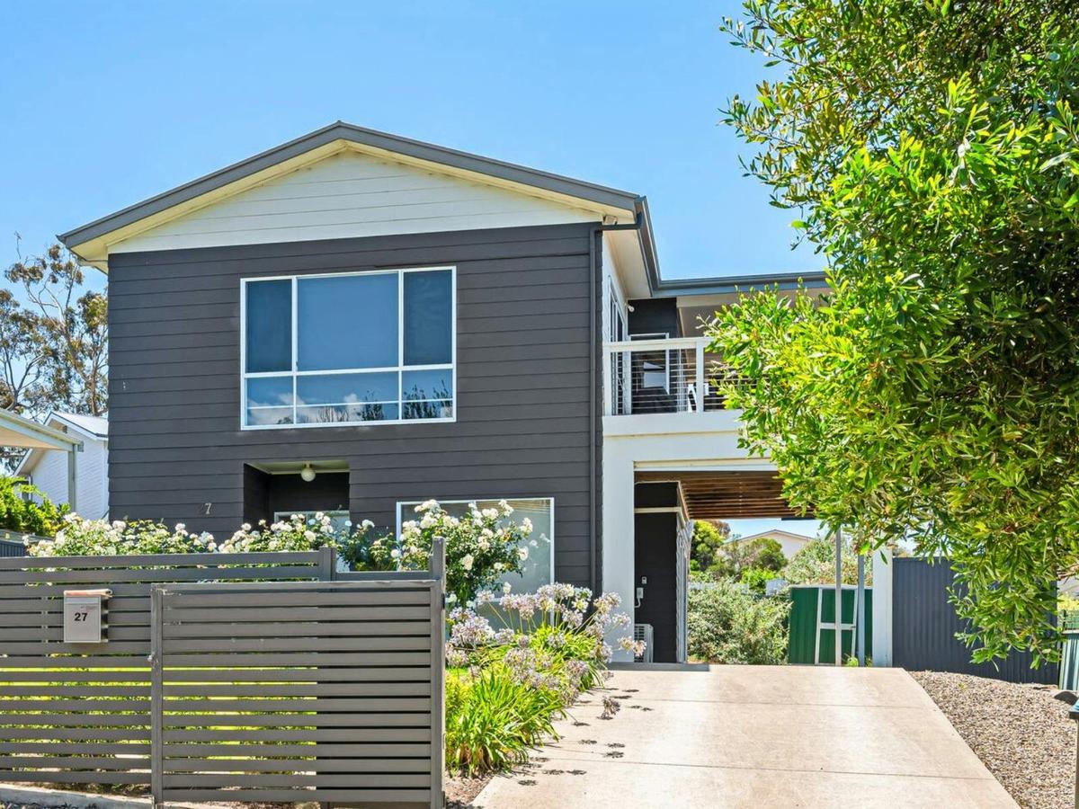 Modern Coastal with Sparkling Sea Views in Victor Harbor