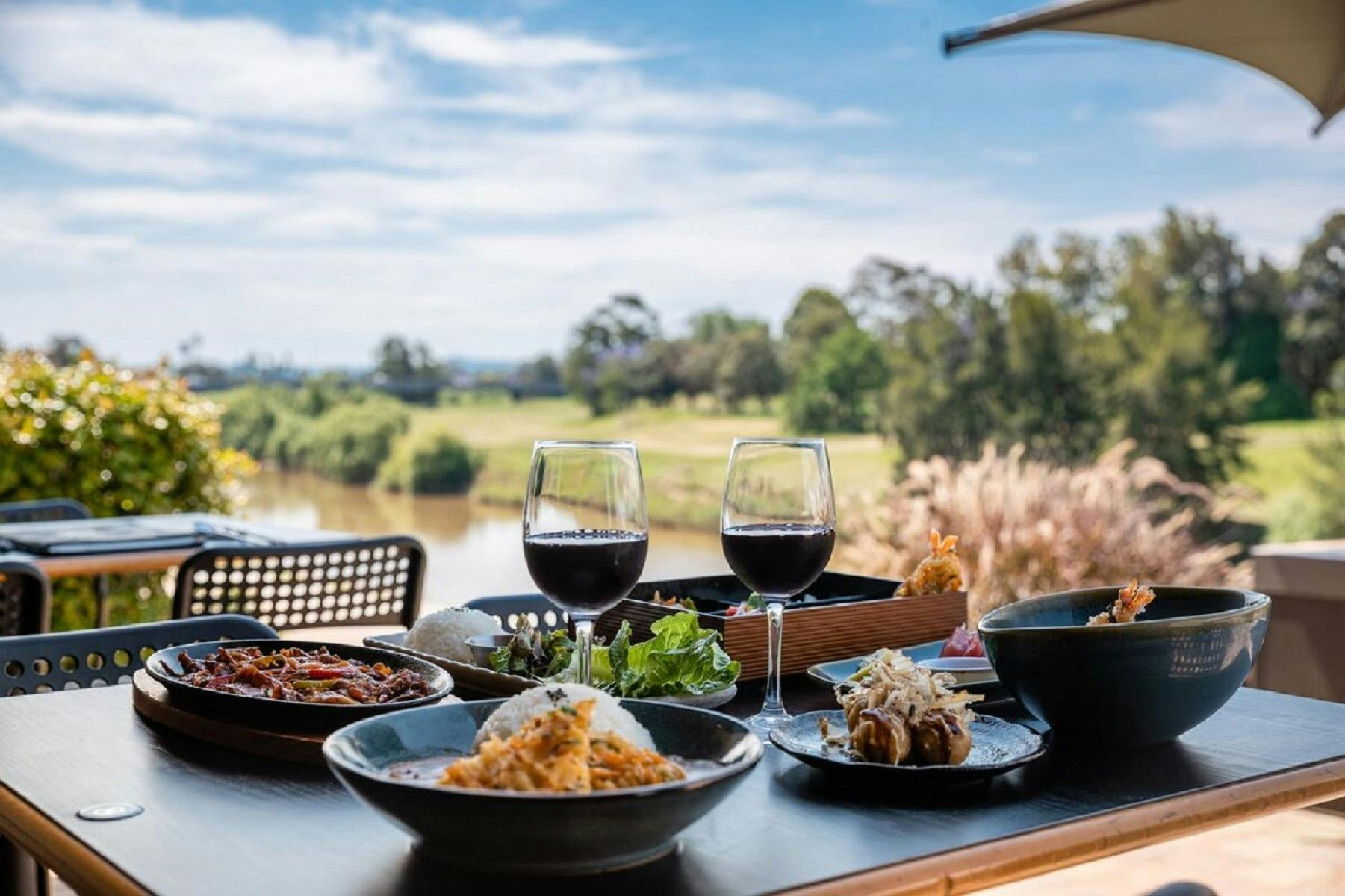 Riverside Dining at Beud at The Levee