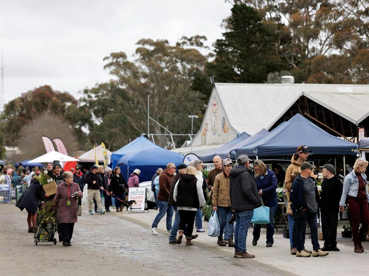 Market Outside