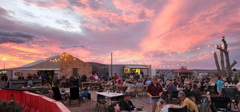 Mount Little Tavern and Pizza Bar