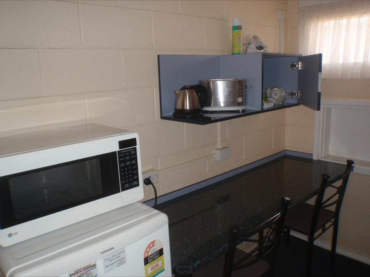 Big tables for meals or officework