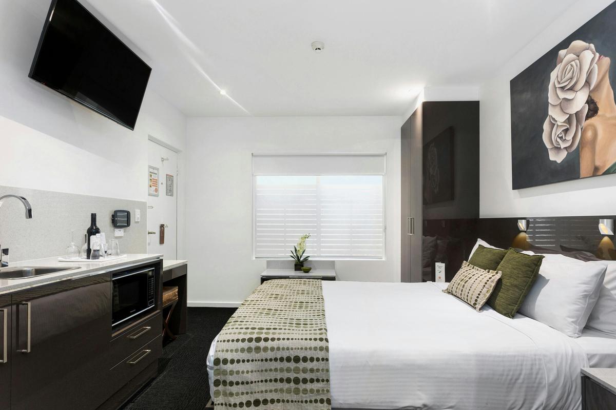 2 and 3 bedroom Studio