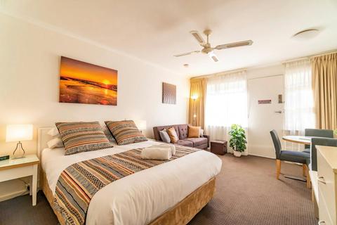 Modest Glenelg Central Studio