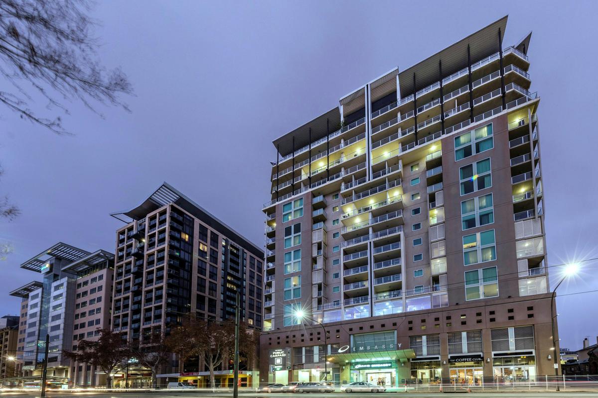 Oaks Embasst Exterior
