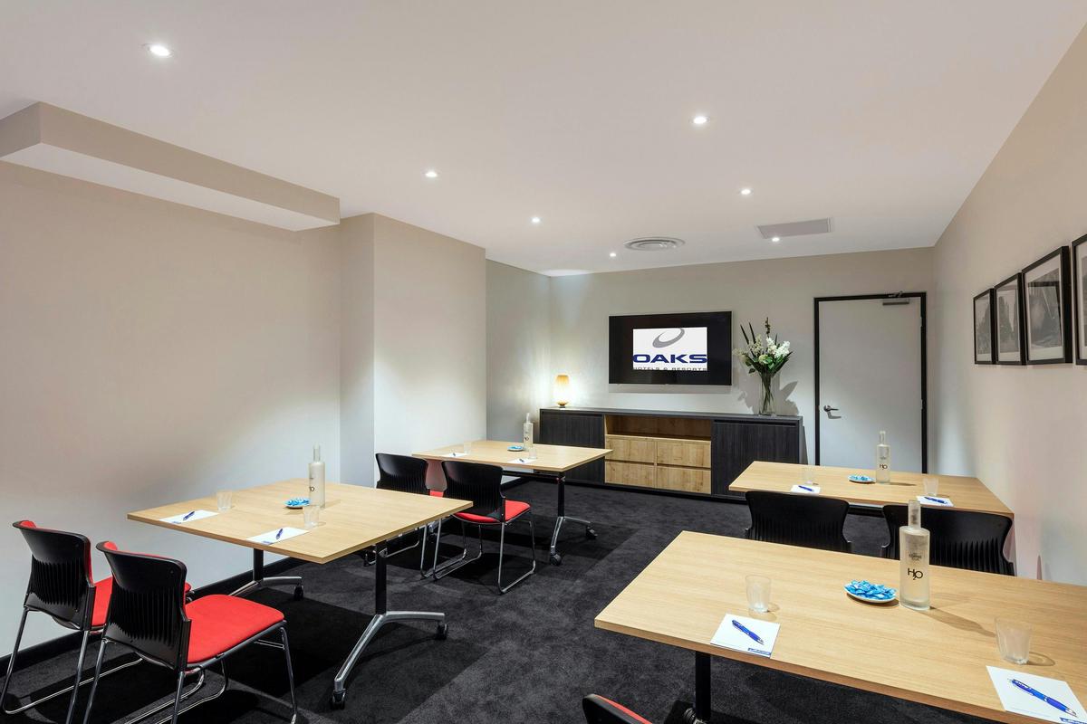 Oaks Embasst Conference Space