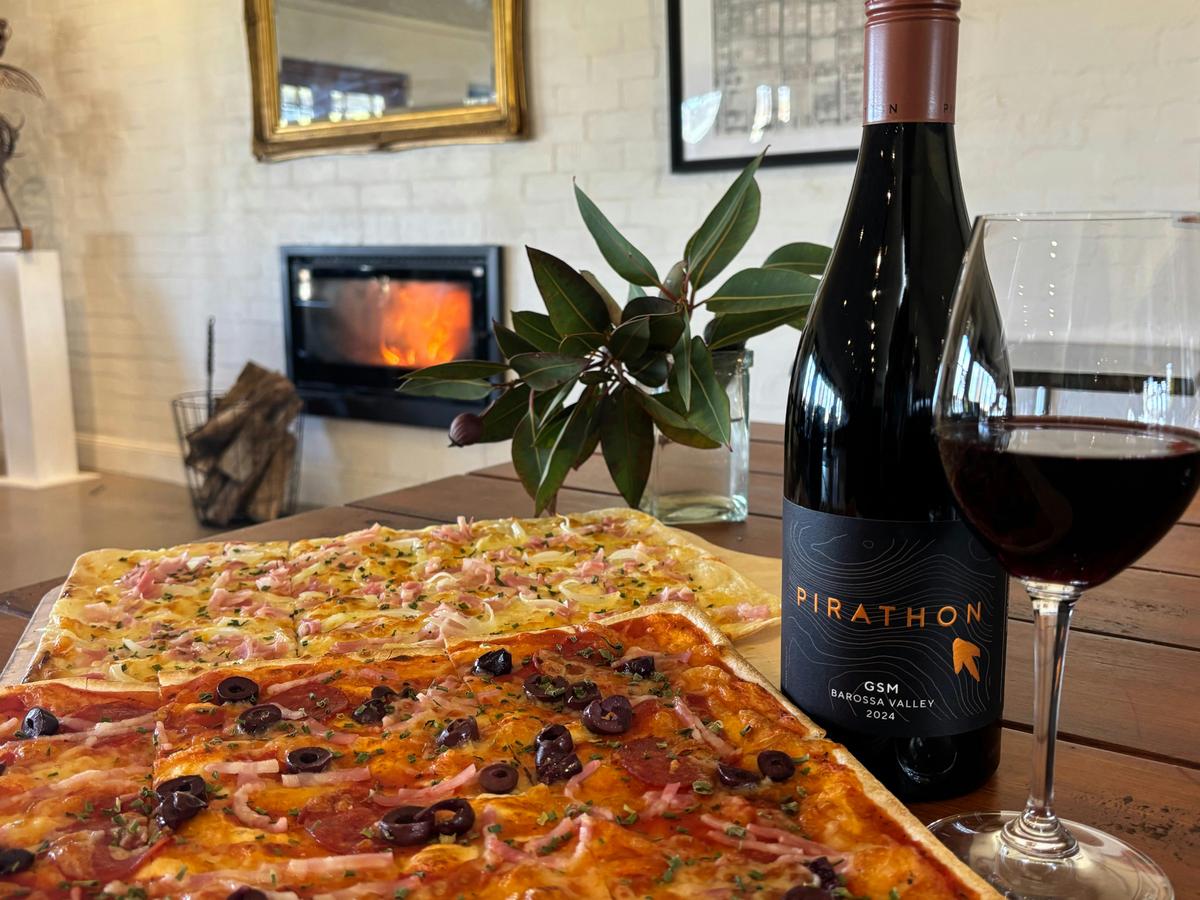 Pirathon pizzas, wine and fire