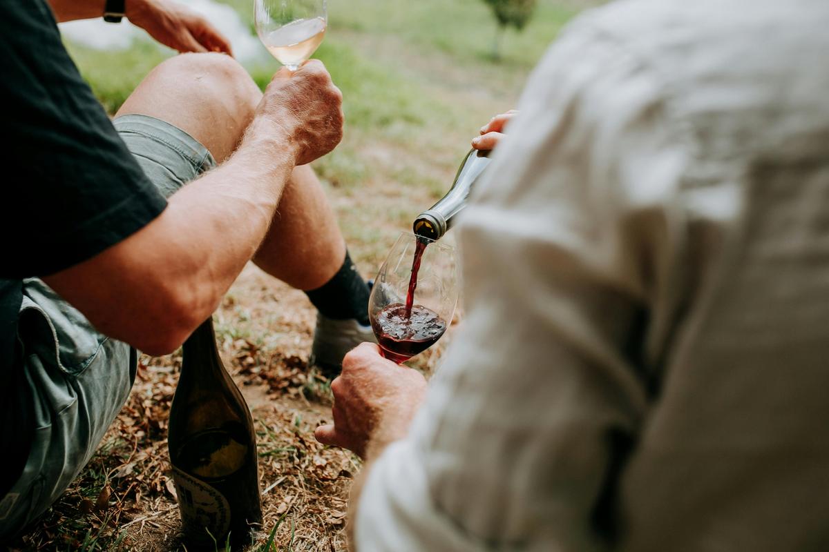 Ngarto Syrah Viognier being poured (co-lab label CARTO Wines and Ngeringa)