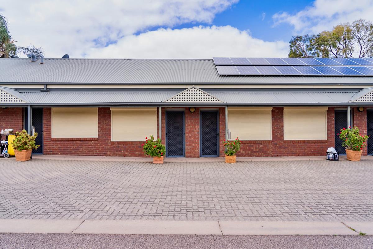 Stay in style with easy access and a cozy atmosphere at the Pastoral Hotel Motel.