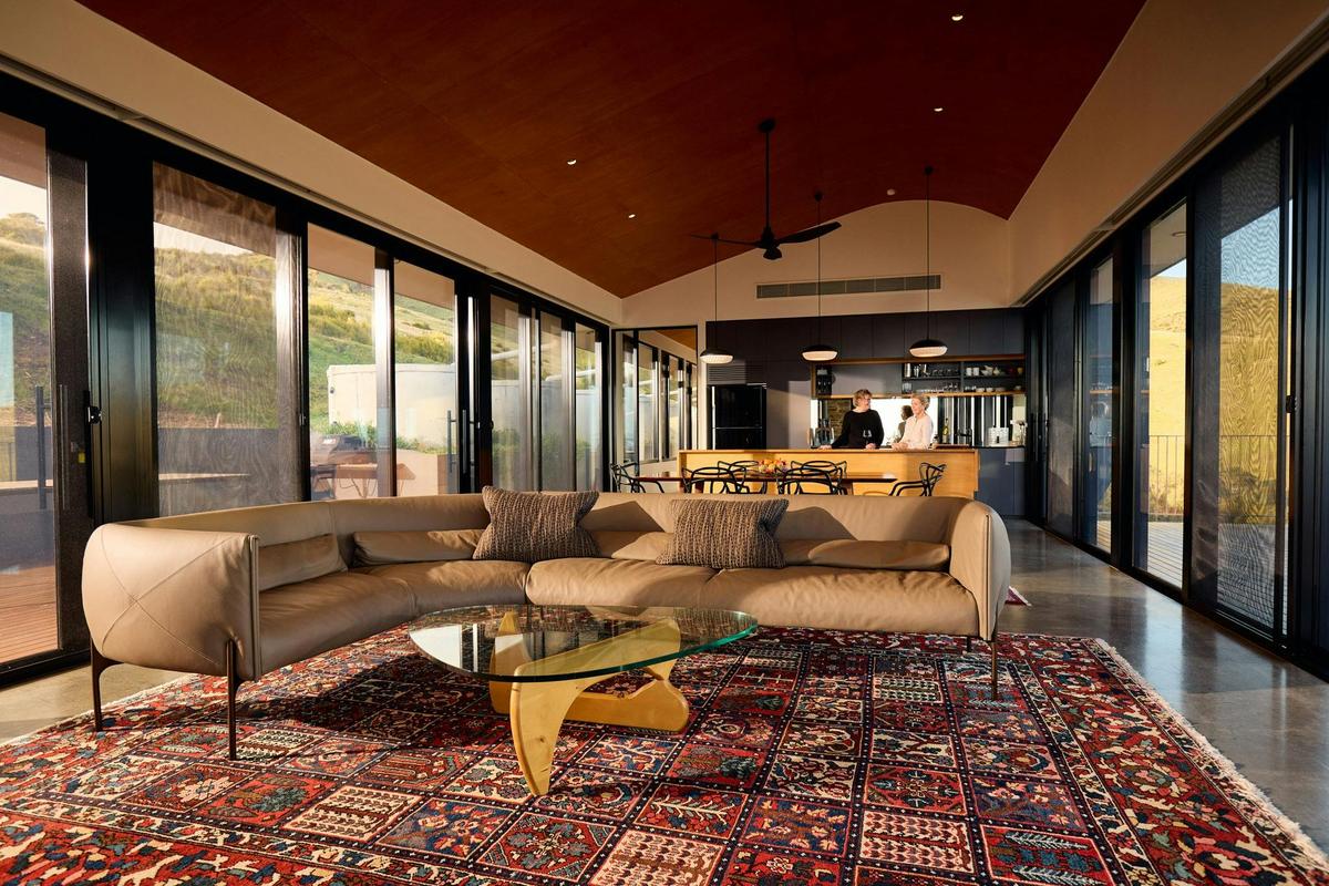 Naiko Retreat - fully equipped kitchen, woodburning fireplace and breathtaking views