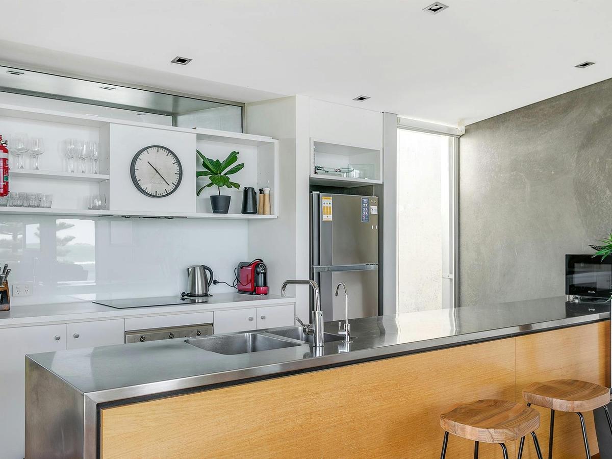 New York Loft Style Esplanade Retreat