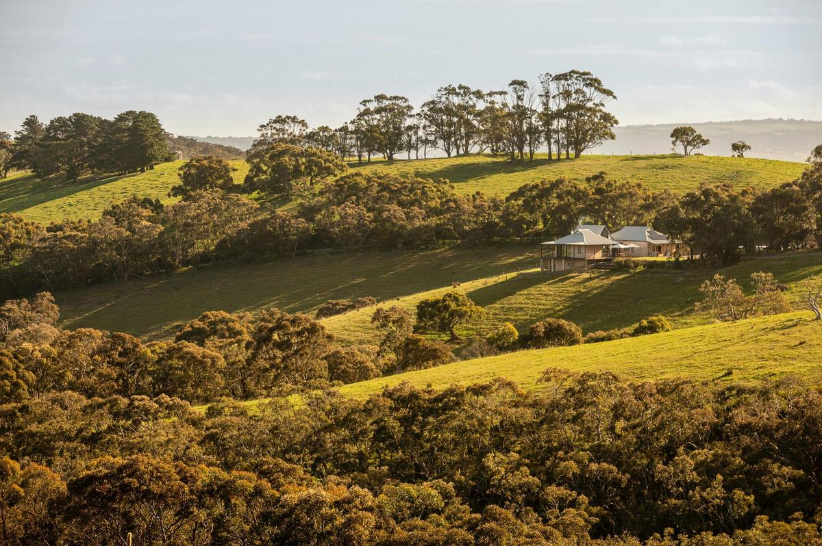 Secluded position but so close to restaurants, cellar doors and beautiful beaches.