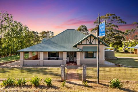 Norm's Farm Accommodation