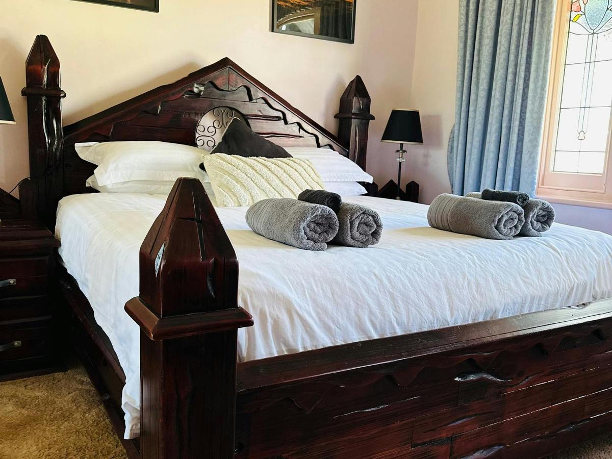Bedroom 1 King Size with Ensuite