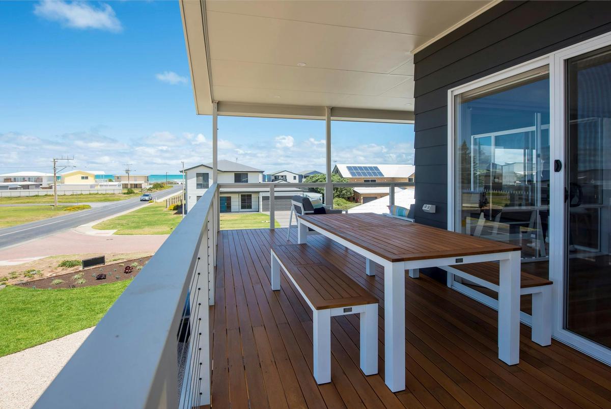 Onshore Retreat view to the beach