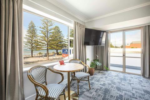 Executive Seaview Suite