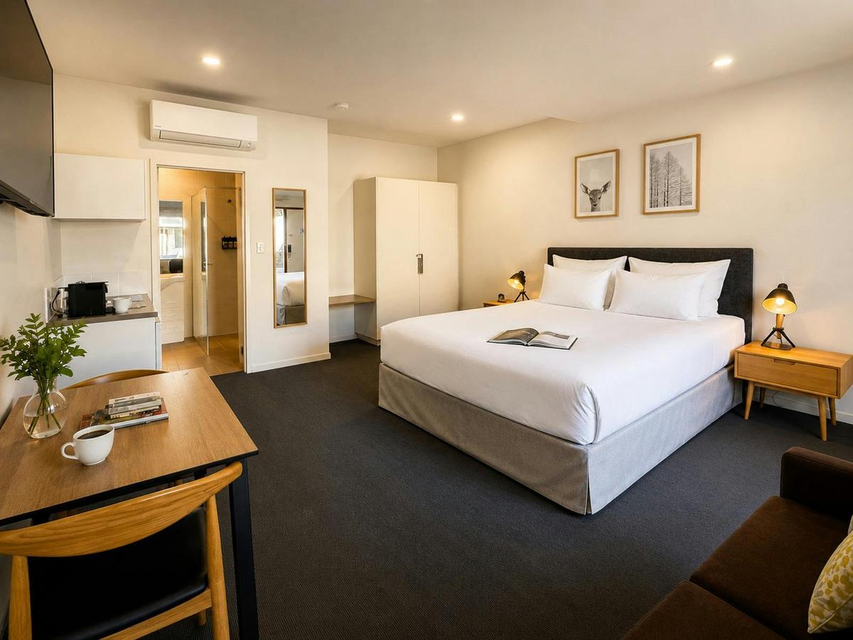 Deluxe King Room
