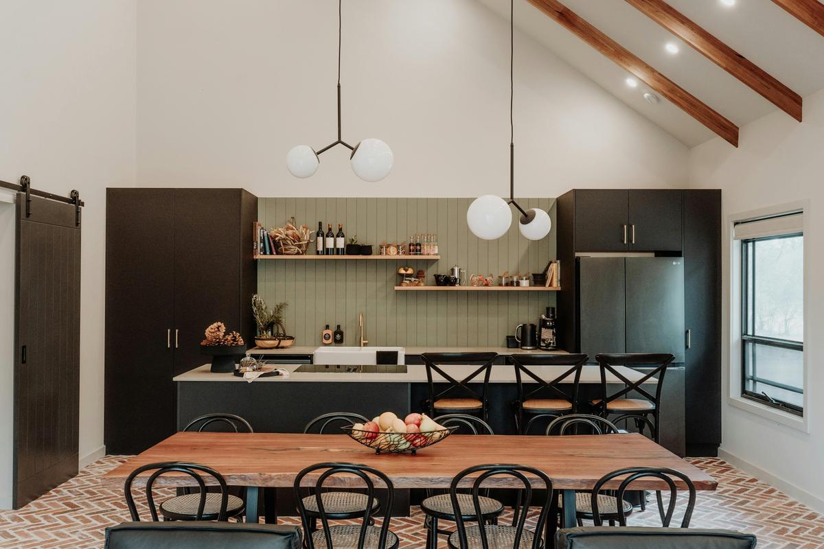 Kitchen and dining room of The Barn
