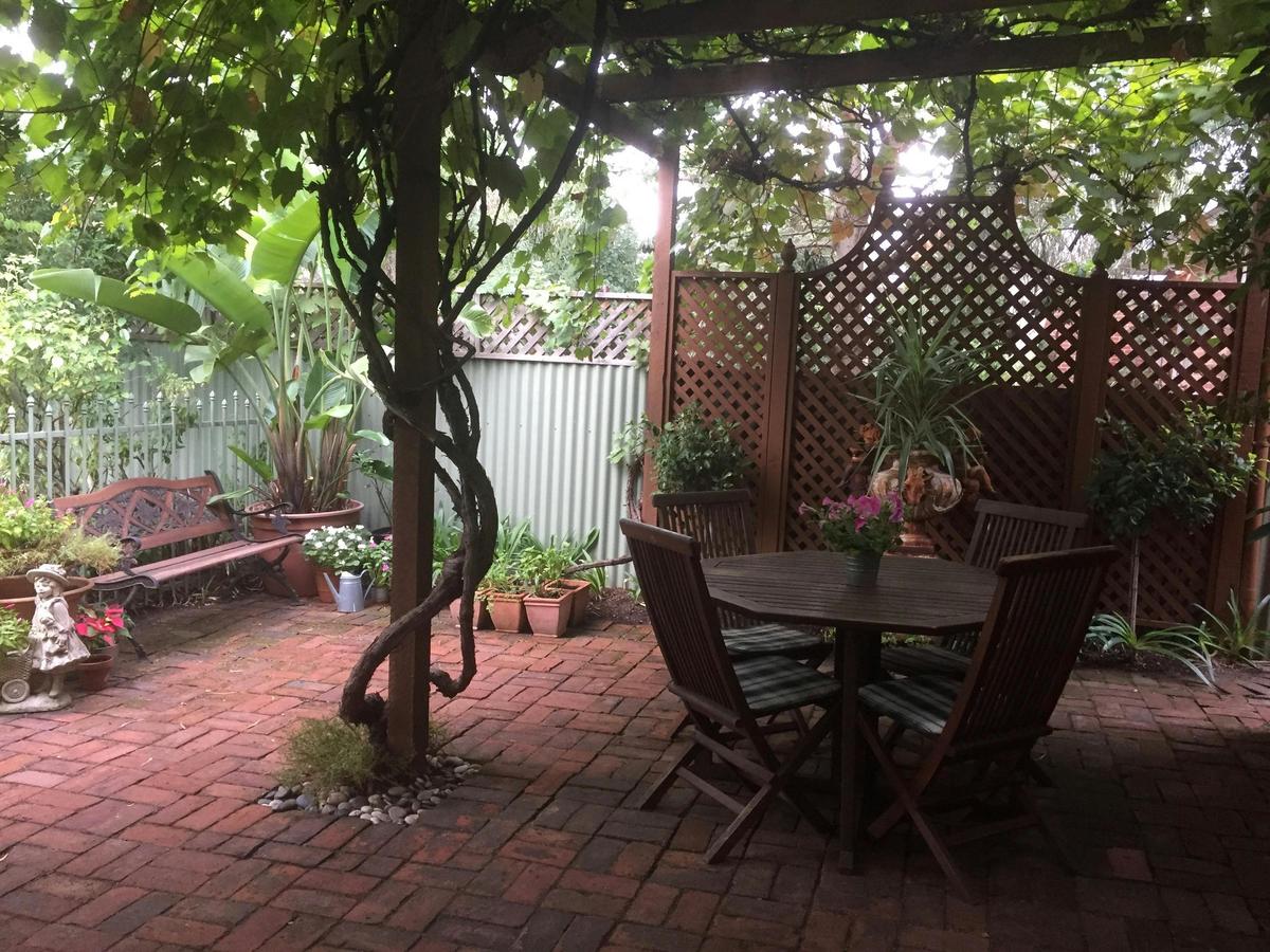 Garden /guest area, overlooking the pool where breakfast is served.