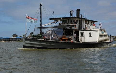 Paddle Steamer Oscar W