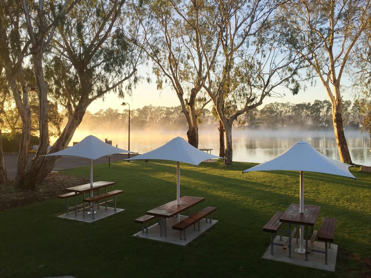 Riverside drinks and dining