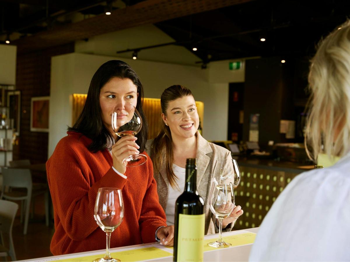 Petaluma Wines & Horse-Riding Experiences