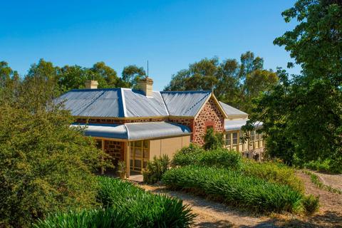 Red Gum Retreat