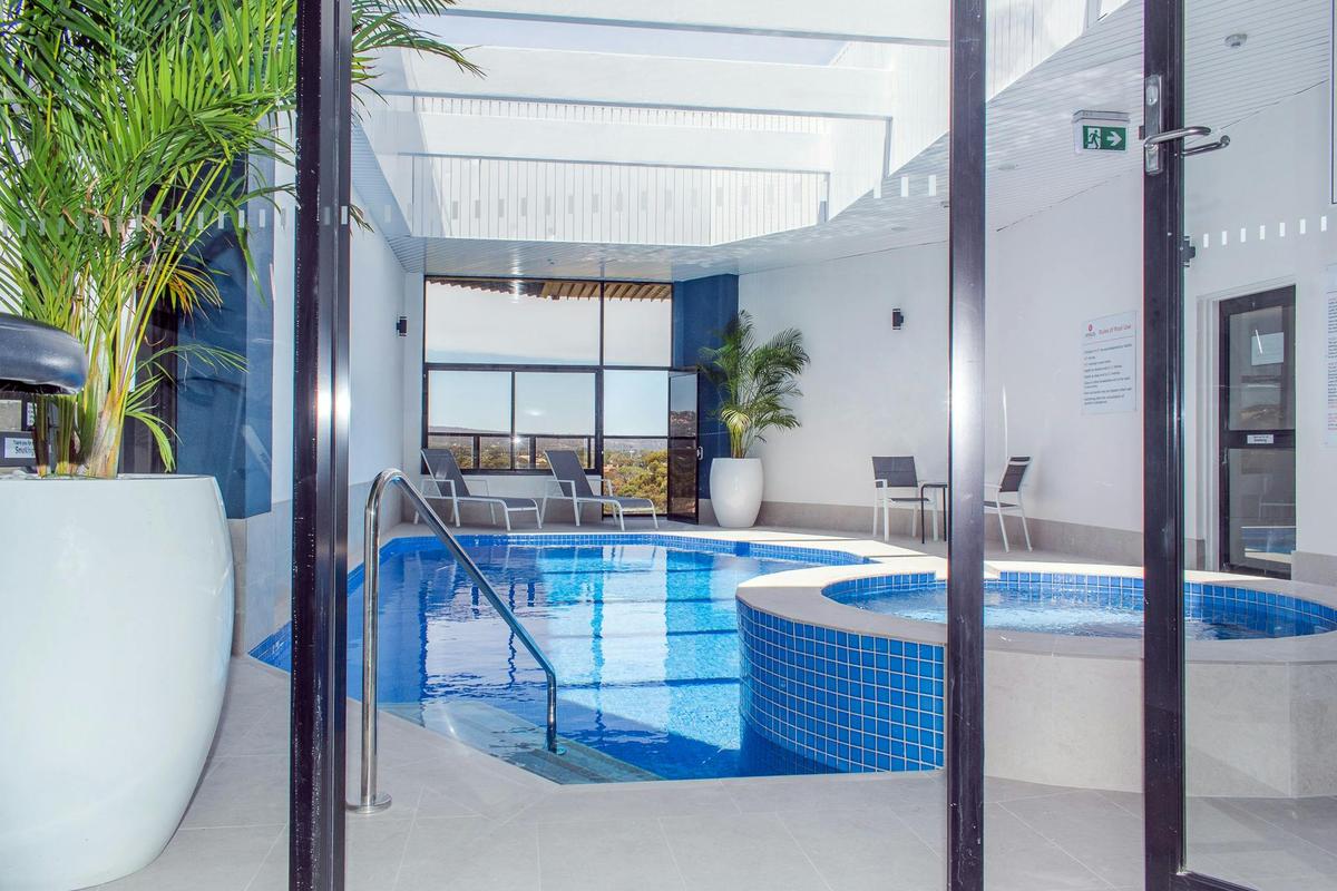Rydges Adelaide Pool